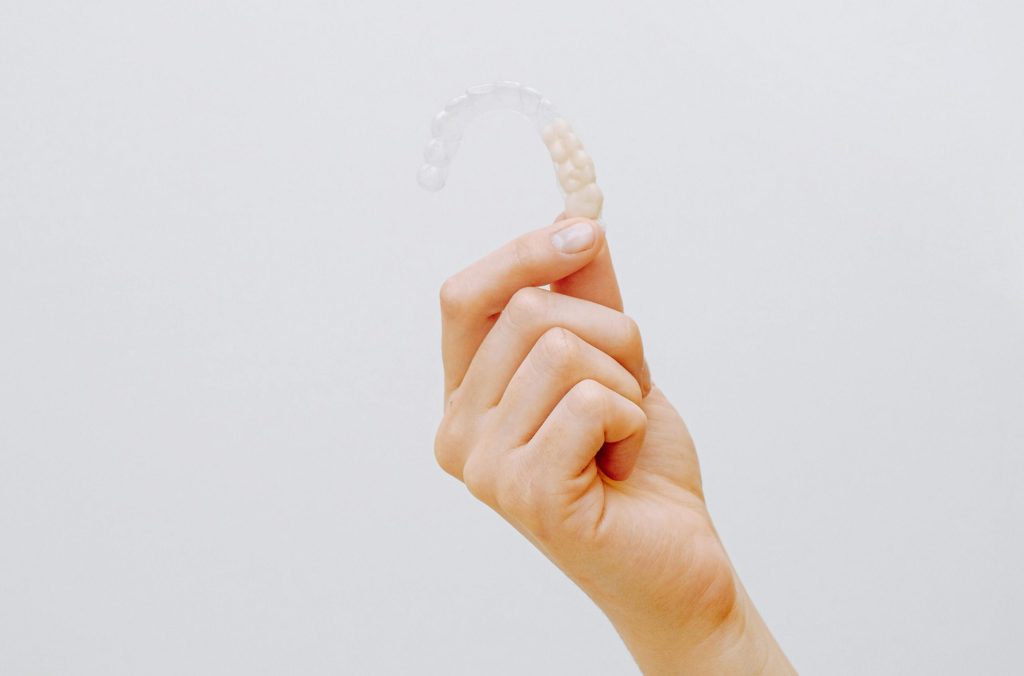 Beneficios de la ortodoncia invisible, Clinica Peydro